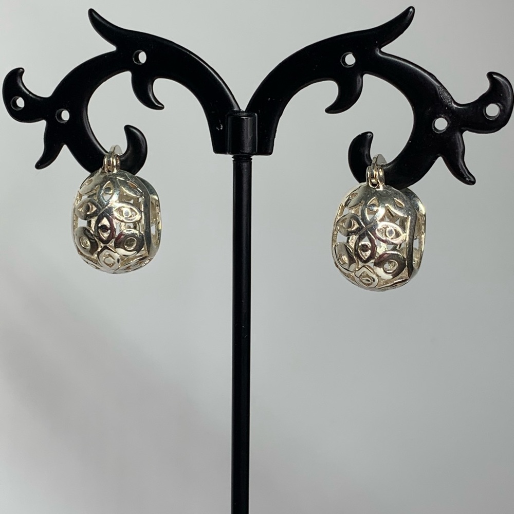 Vintage Sterling Silver Filigree Cutout Huggies Hoops w/Latch Clasp Earrings